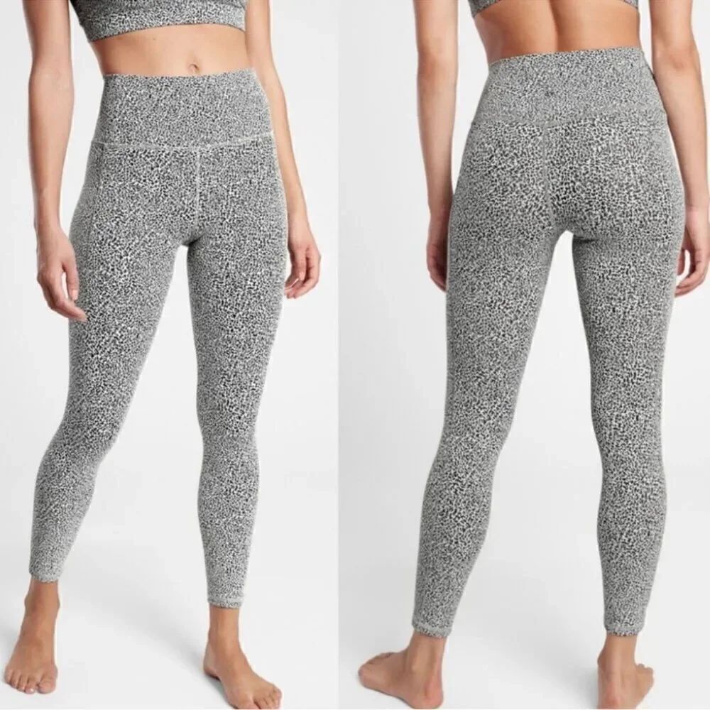 Athleta Salutation Black White Leopard Print Textured 7/8 tight M